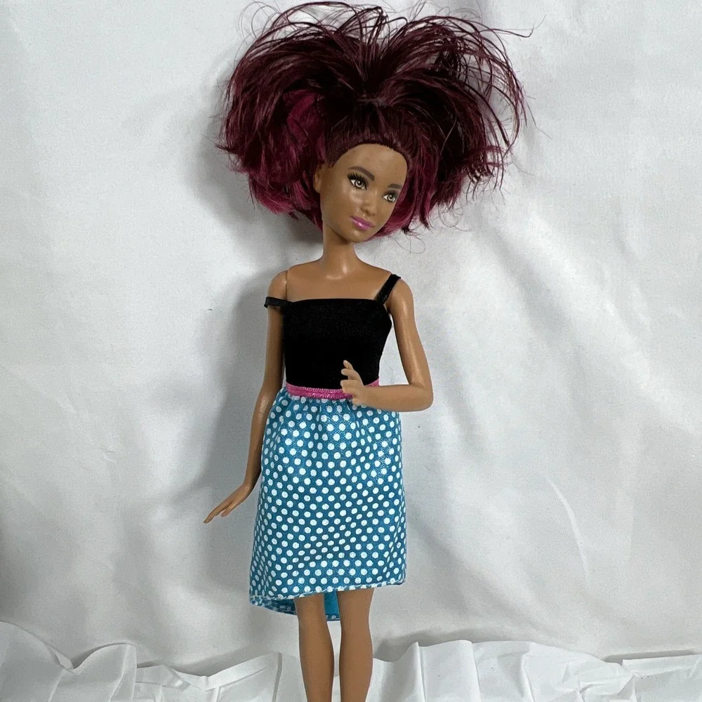 2015 Barbie Doll Fashionista Red‎ pink hair Red